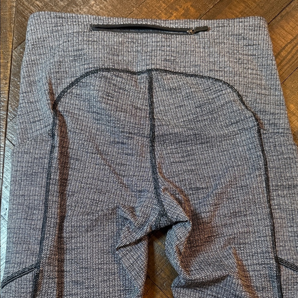 Lululemon Speed Up Tight 28” Full-On Luxtreme – Size 6 - Picture 5 of 8